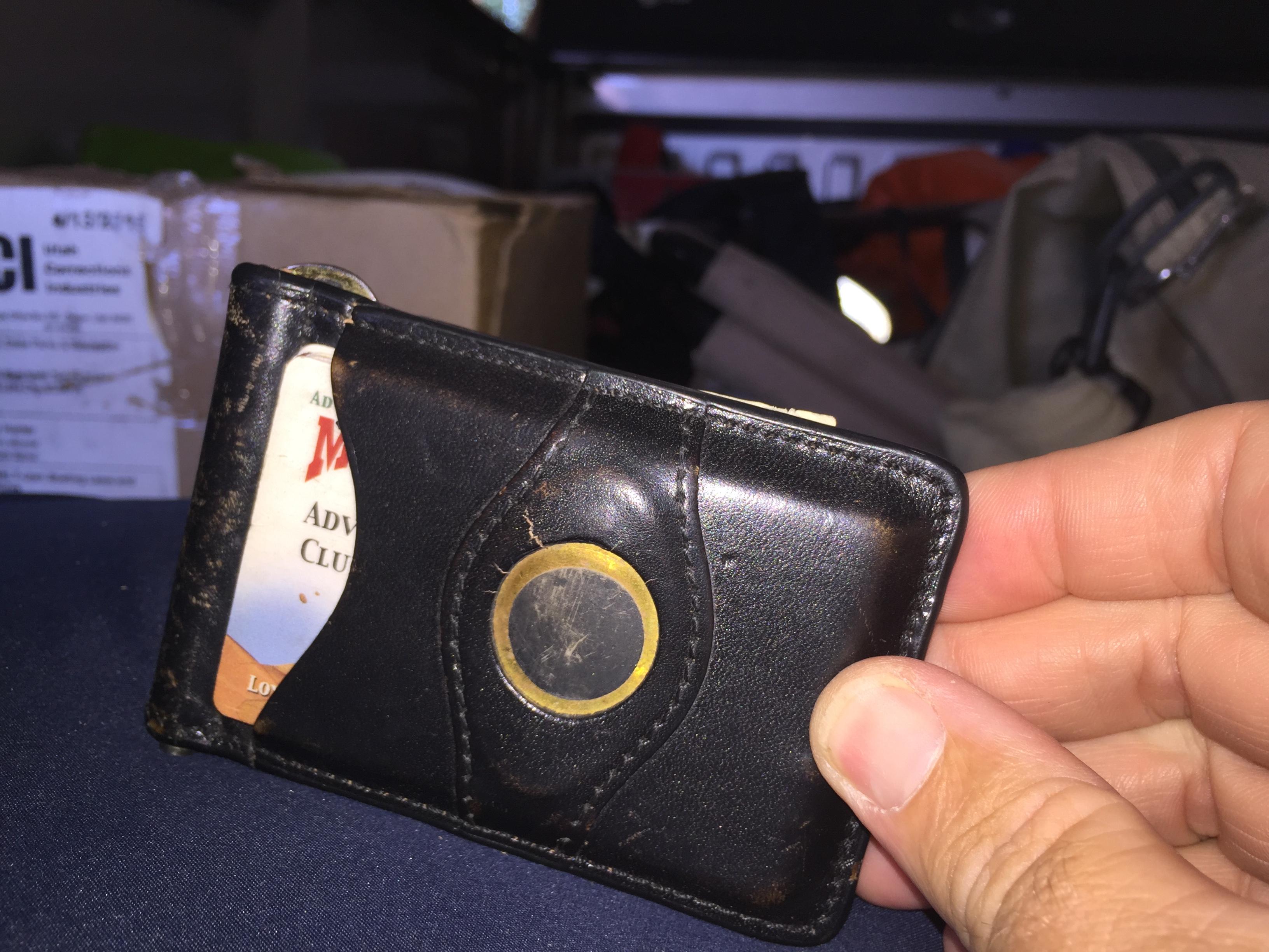 Missing wallet insignia