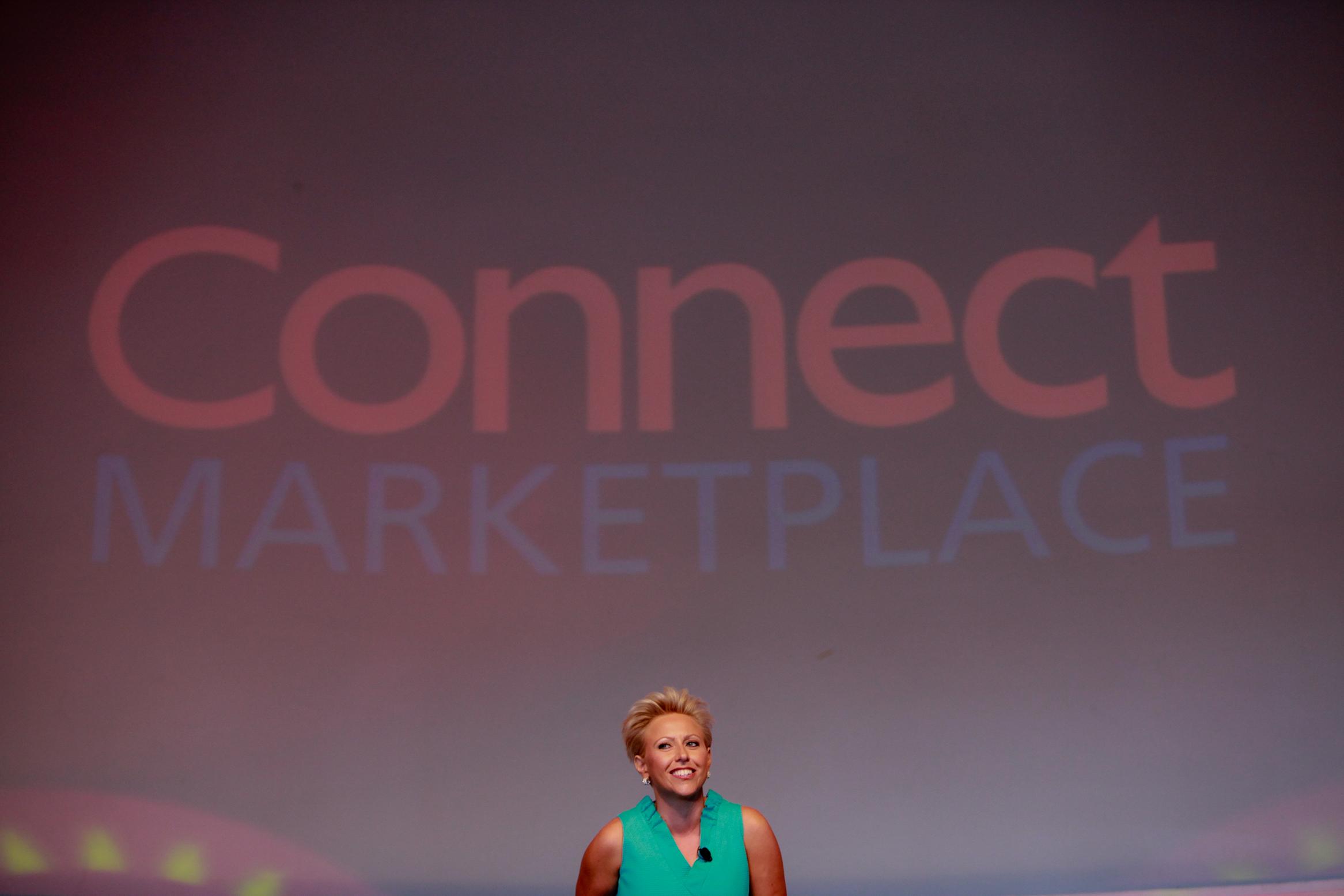 Laura Schwartz Keynotes Connect Marketplace at Chicago's Navy Pier