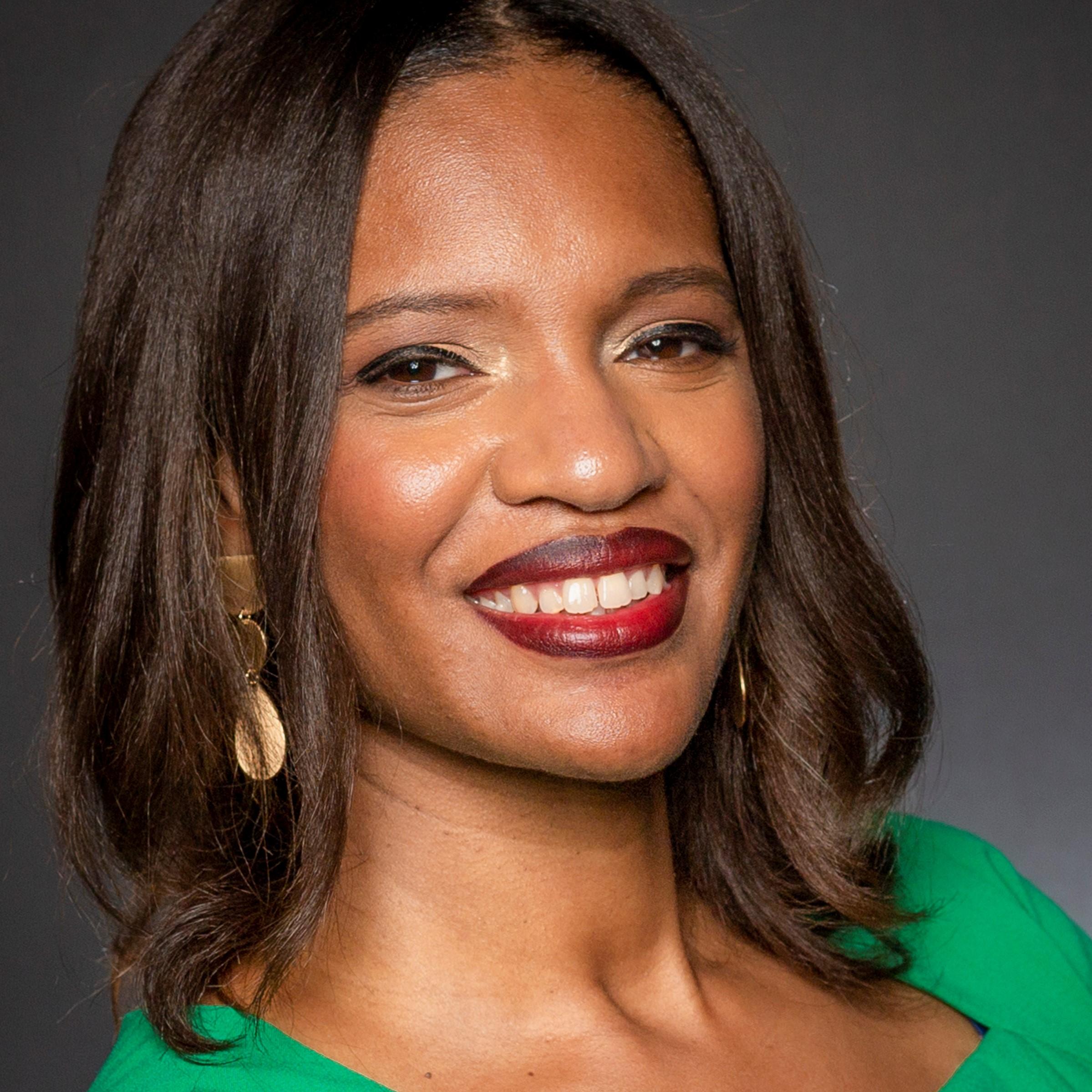 Nicole Calhoun Headshot 1