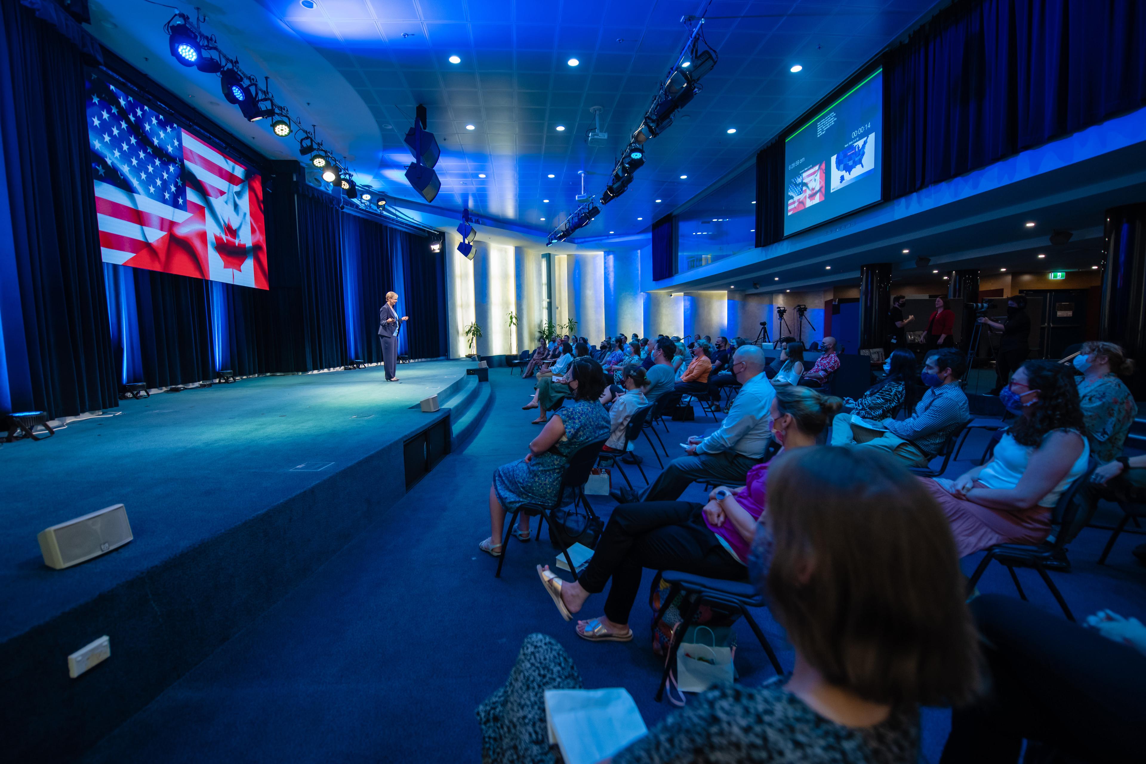 Kim and Audience from side Vision 2021