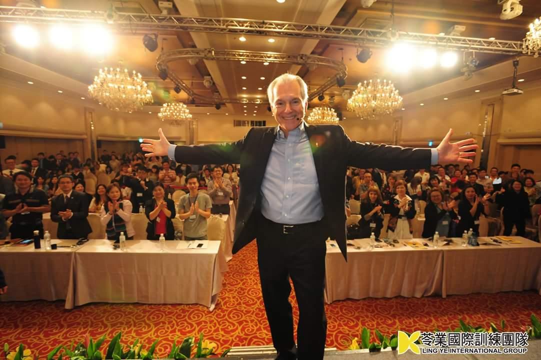 JC and Standing Ovation crowd at end of 2 day seminar