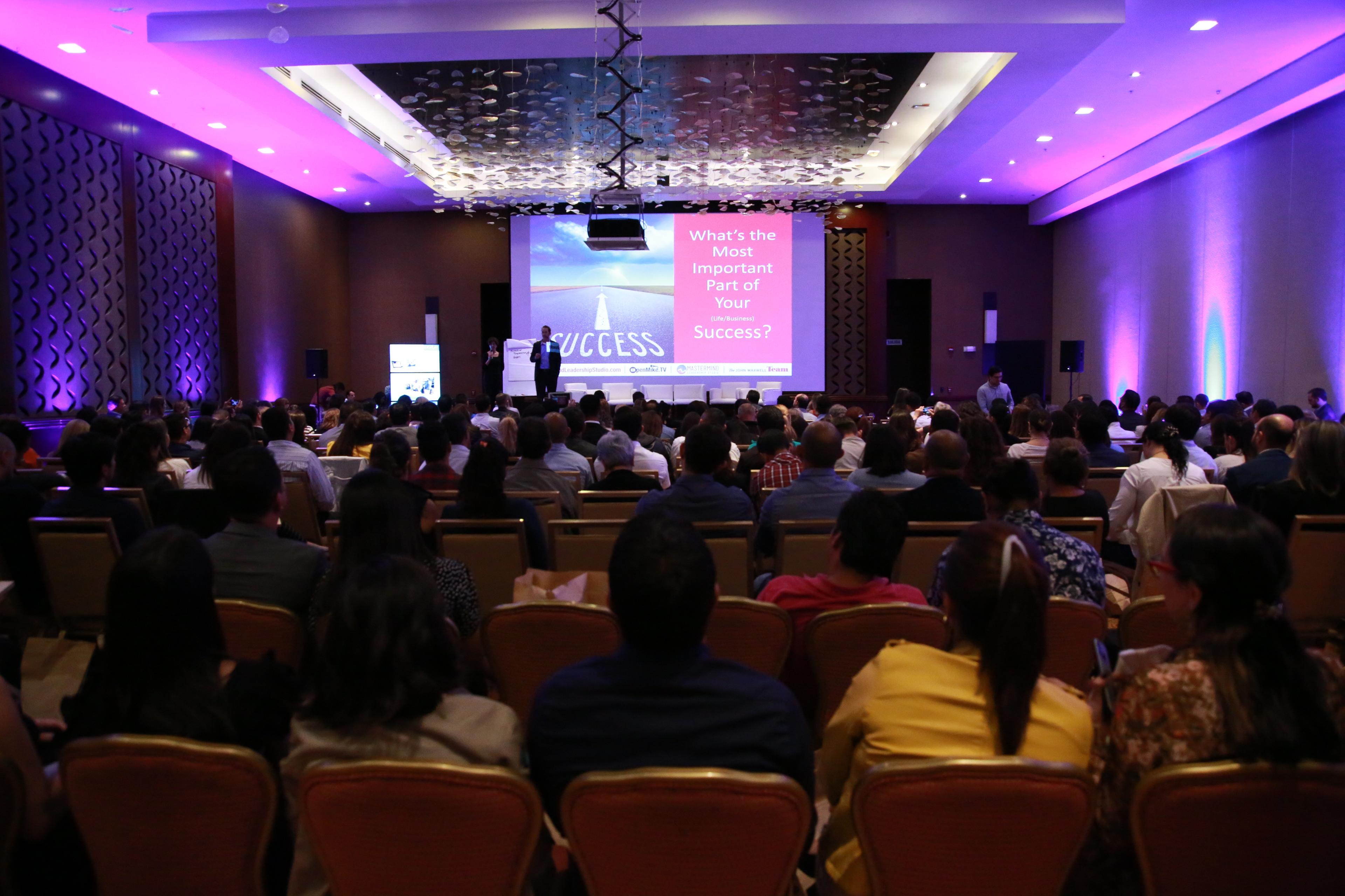 Michael Bult Inspires International Audience In Costa Rica