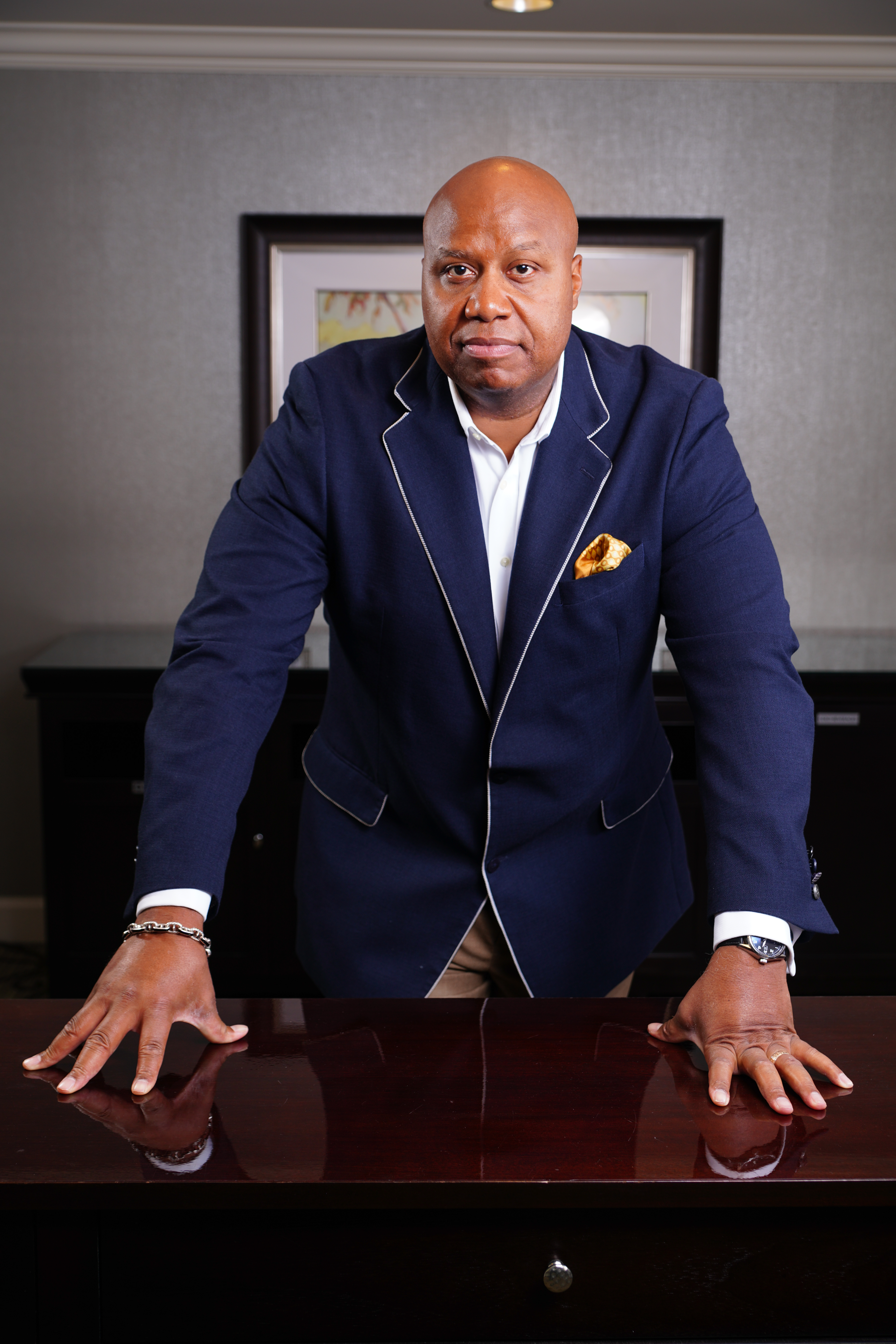 Walter Bond standing_19