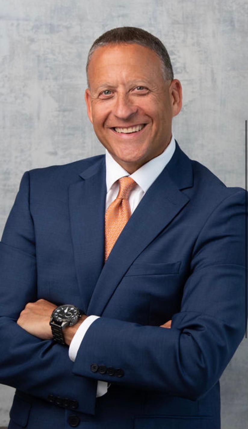 Ross Bernstein Vertical Head Shot