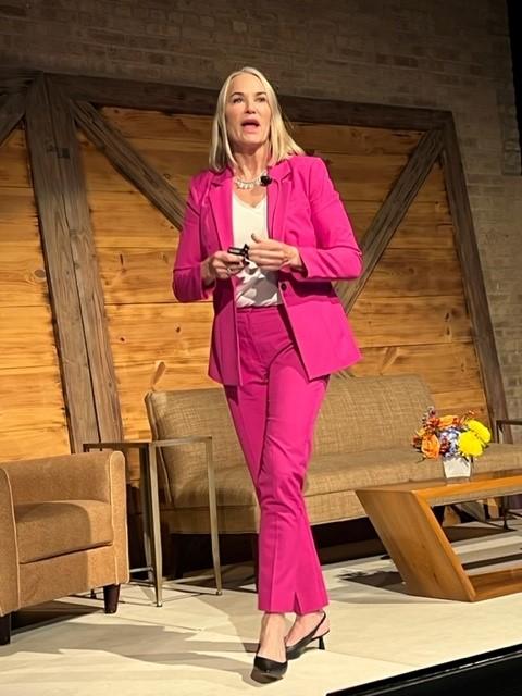 Kelly McDonald - On stage - full body shot