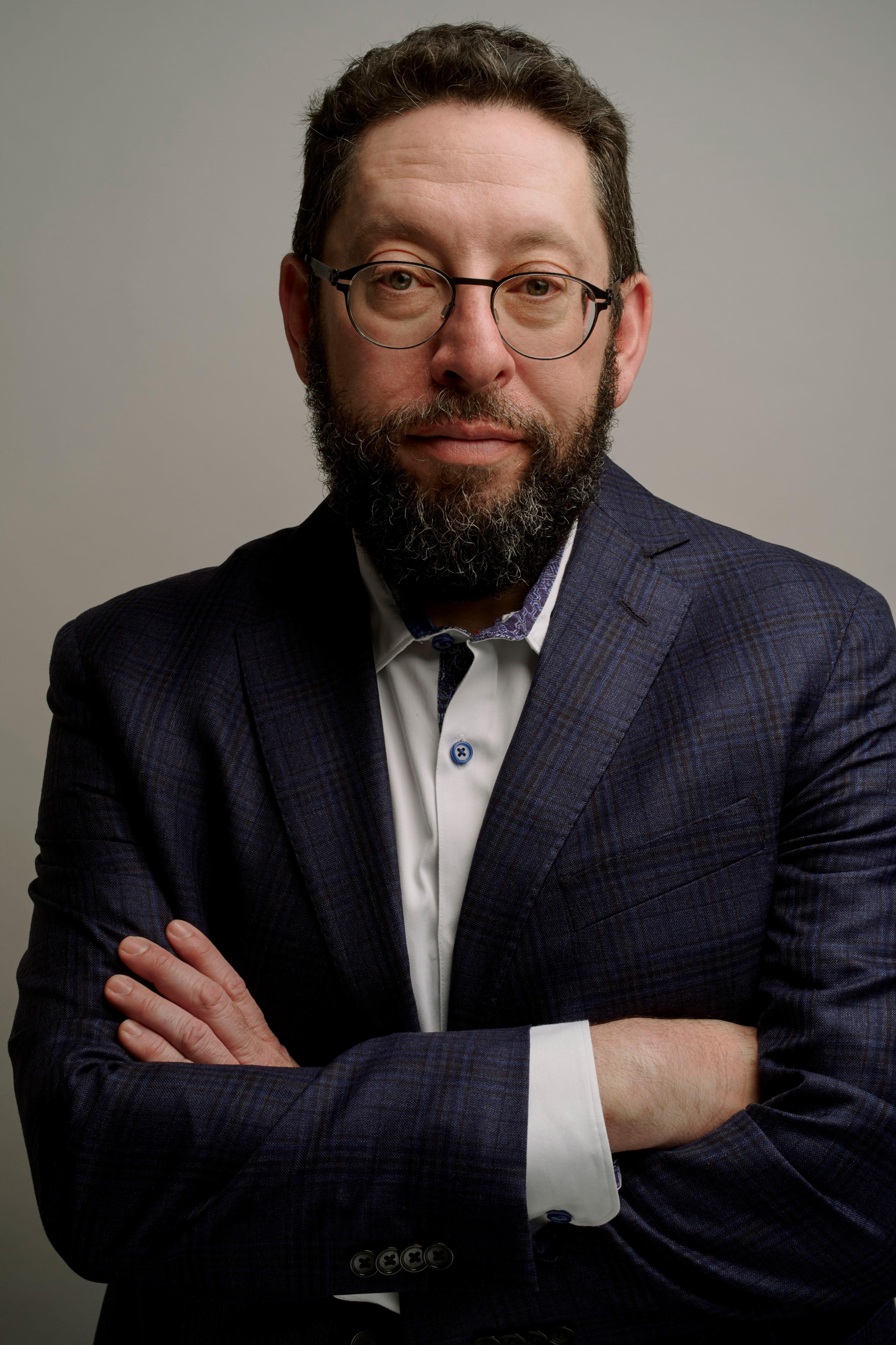 Howard Globus Headshot - 01