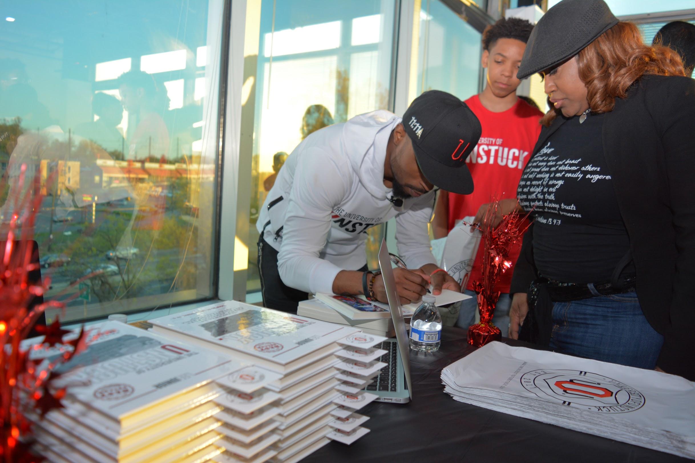 Leon Thurston Jr. | Book Signing, The University of Unstuck