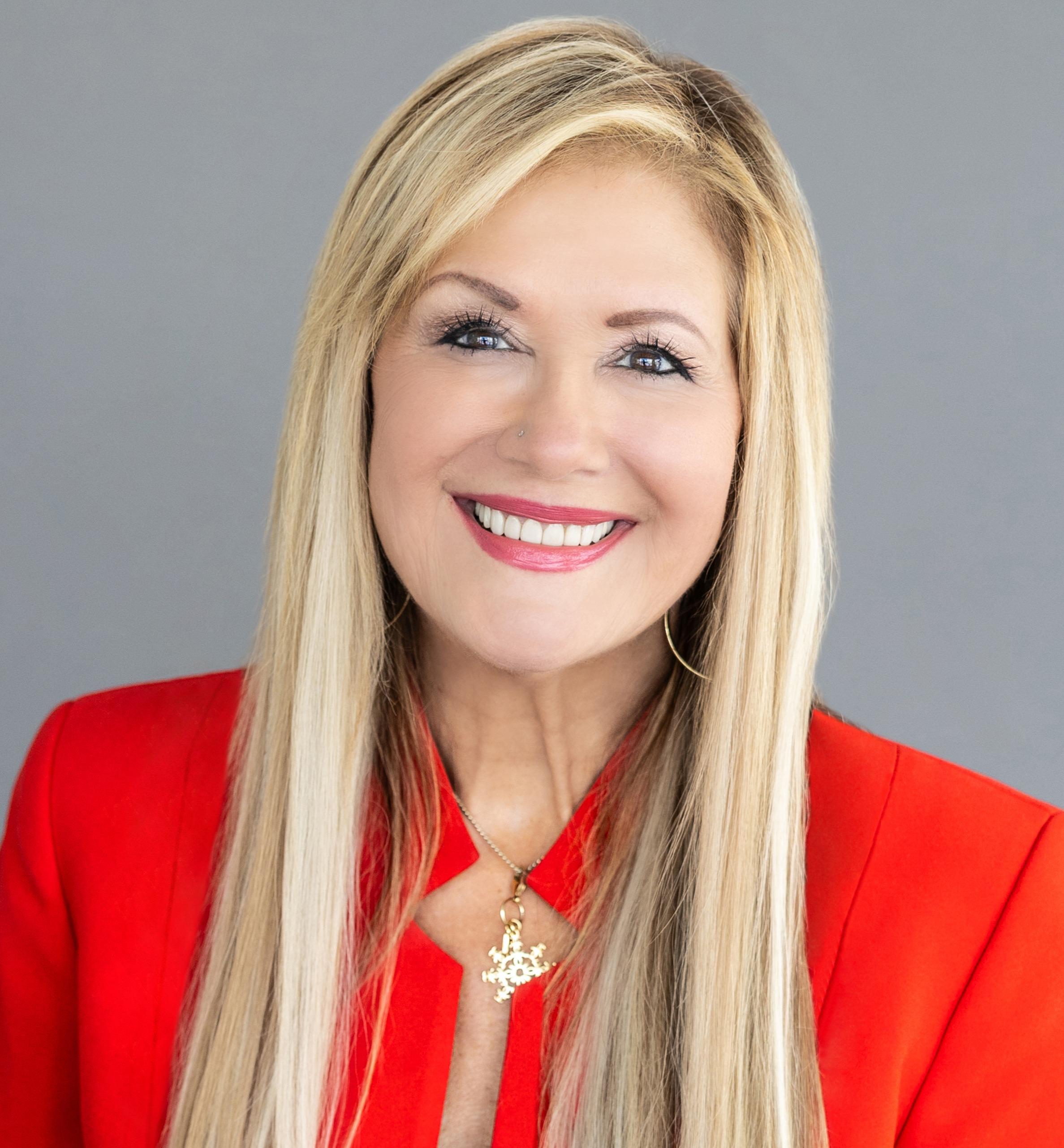 Headshot - Brenda Viola