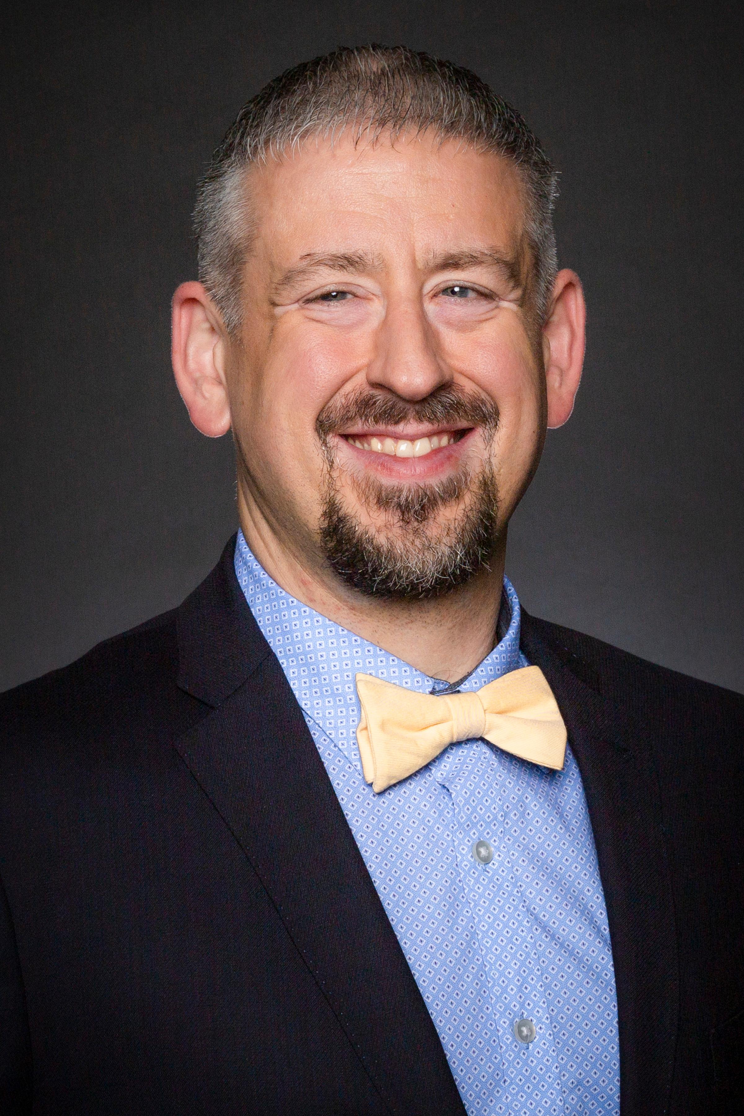 Headshot Close Up Right Facing