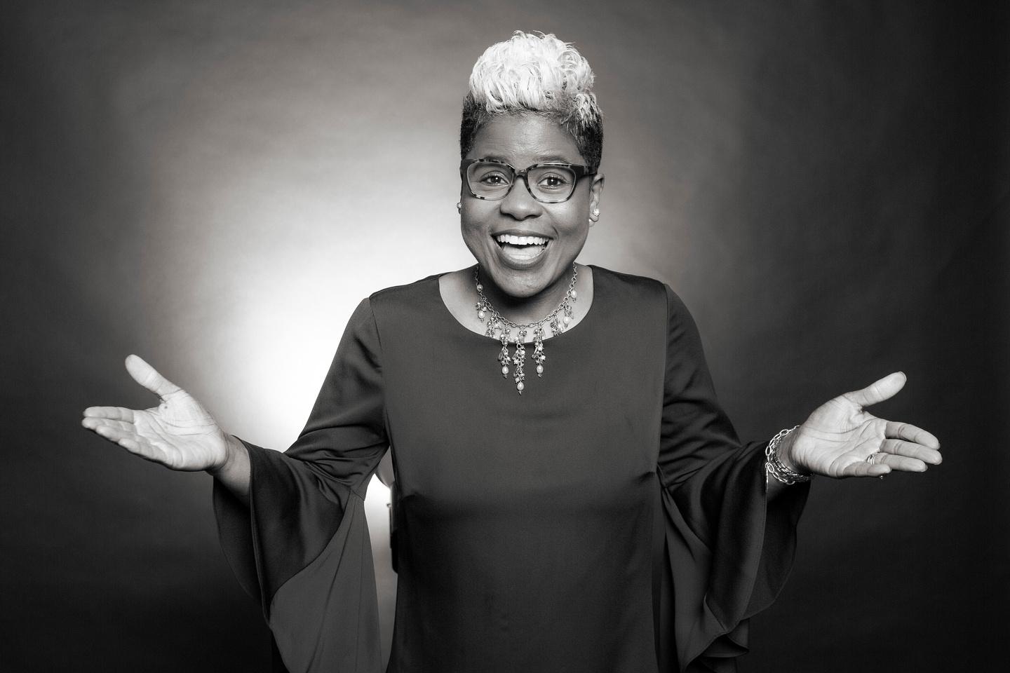 Tiffany Lewis | open arms | black & white
