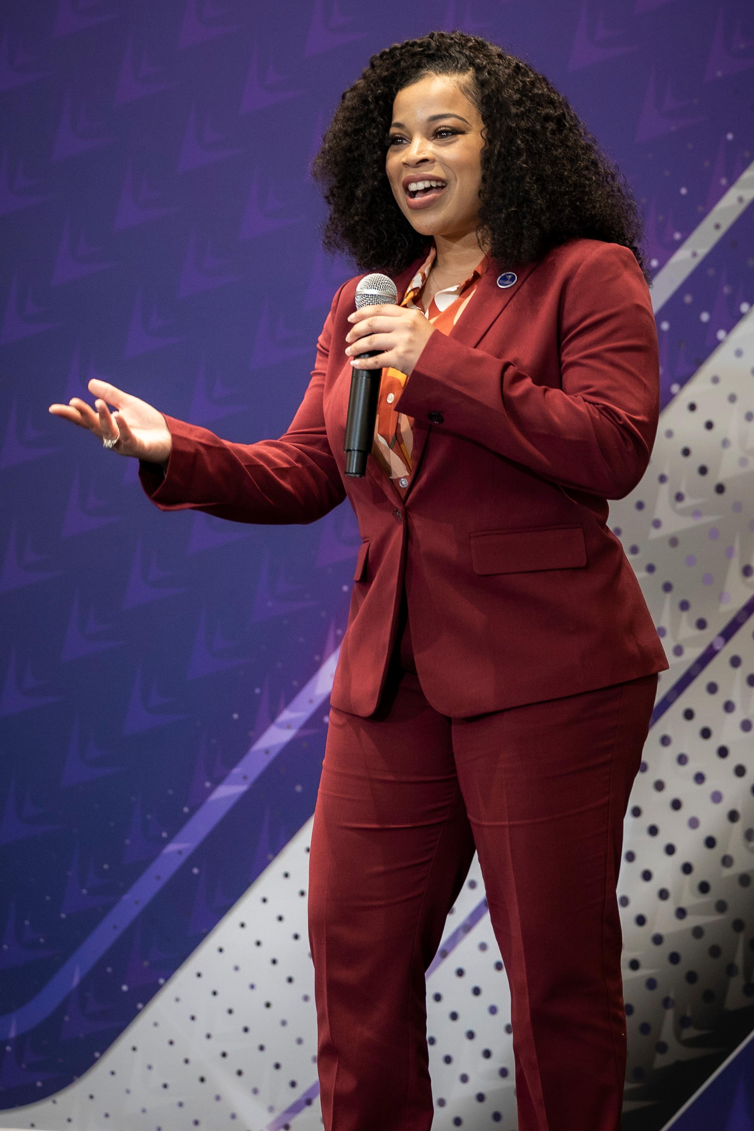 Full Body Stage photo