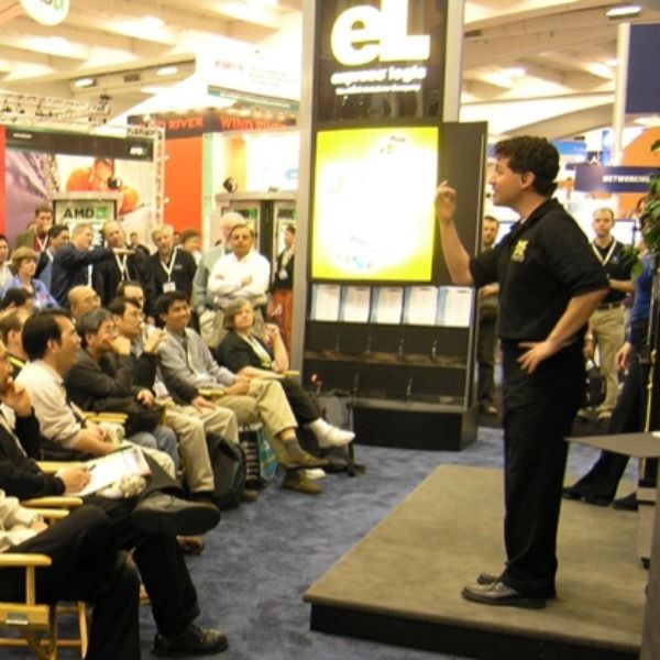 PRODUCT DEMONSTRATOR - TRADE SHOW PRESEN