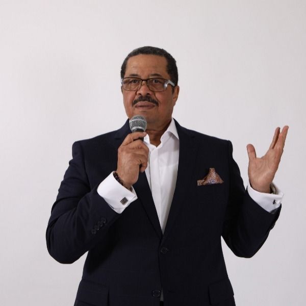 Velton Showell