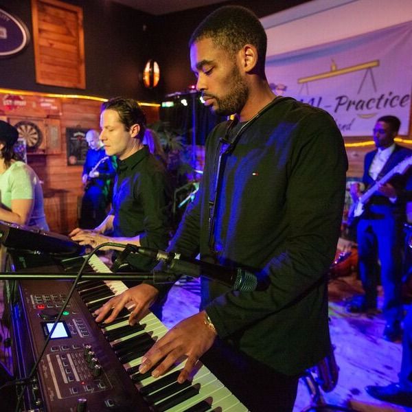 Malpractice Show Band