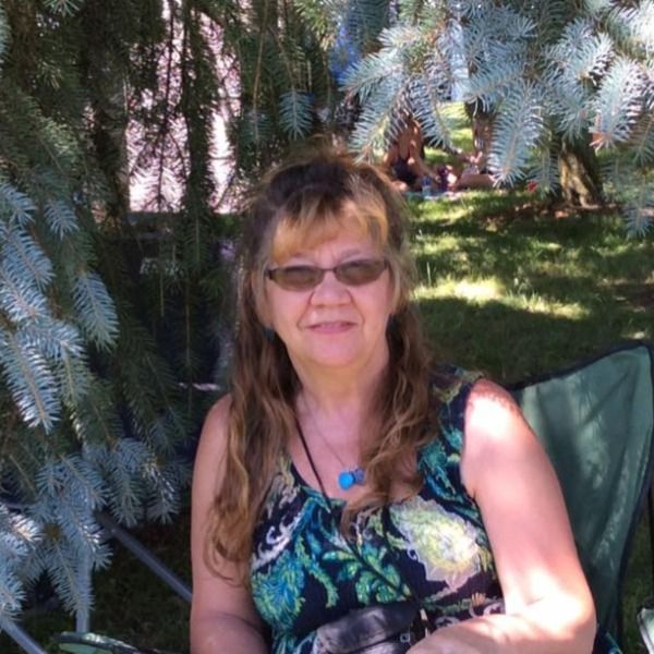 Linda Larson Schlitz