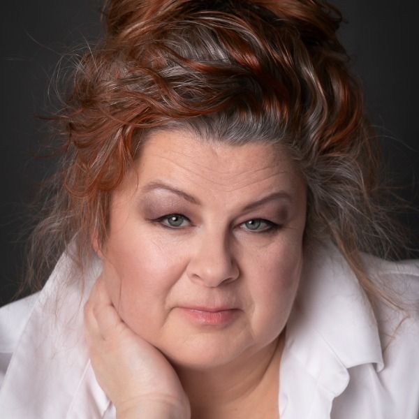 Laura Armstrong