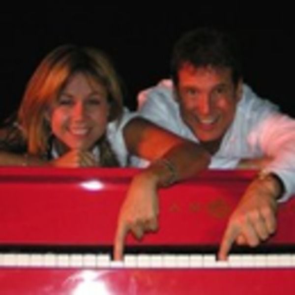 THE Dueling Pianos