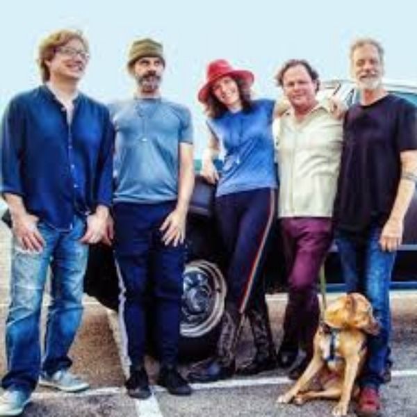 Edie Brickell and New Bohemians