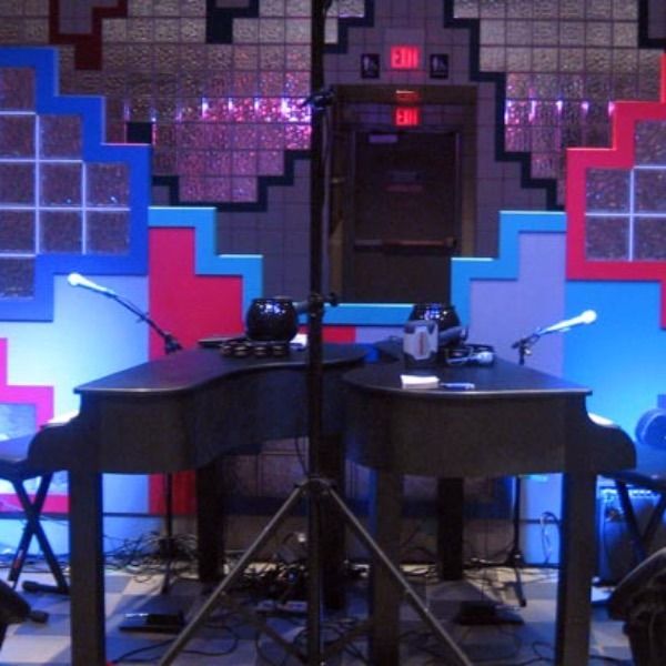 DUELING PIANOS