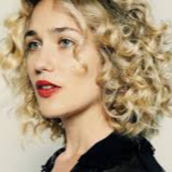 Lola Kirke