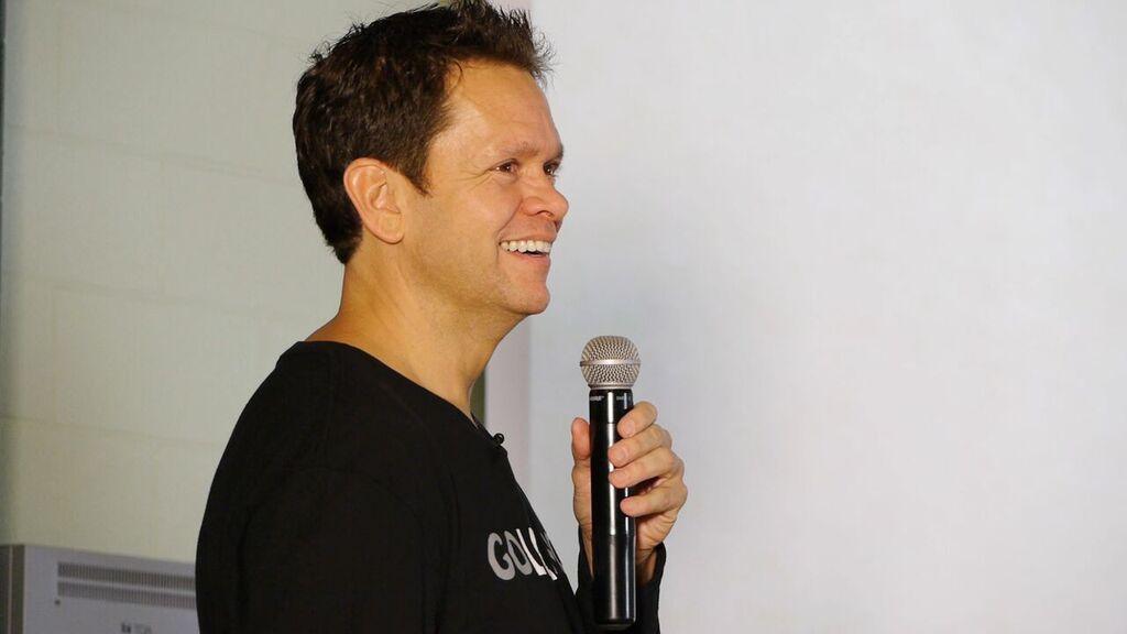 Scott Speaking at a Go Love Now program