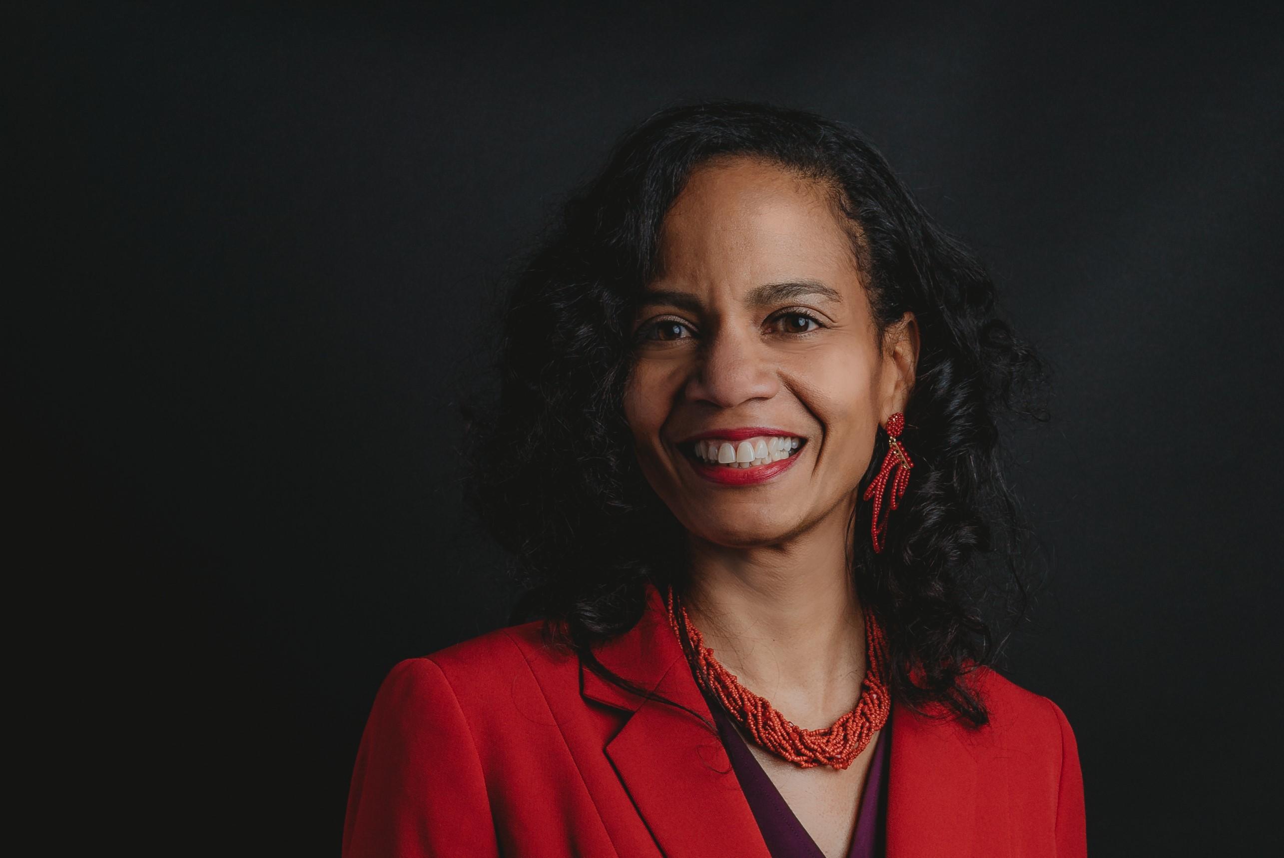 CIndy Montgenie Headshot 3