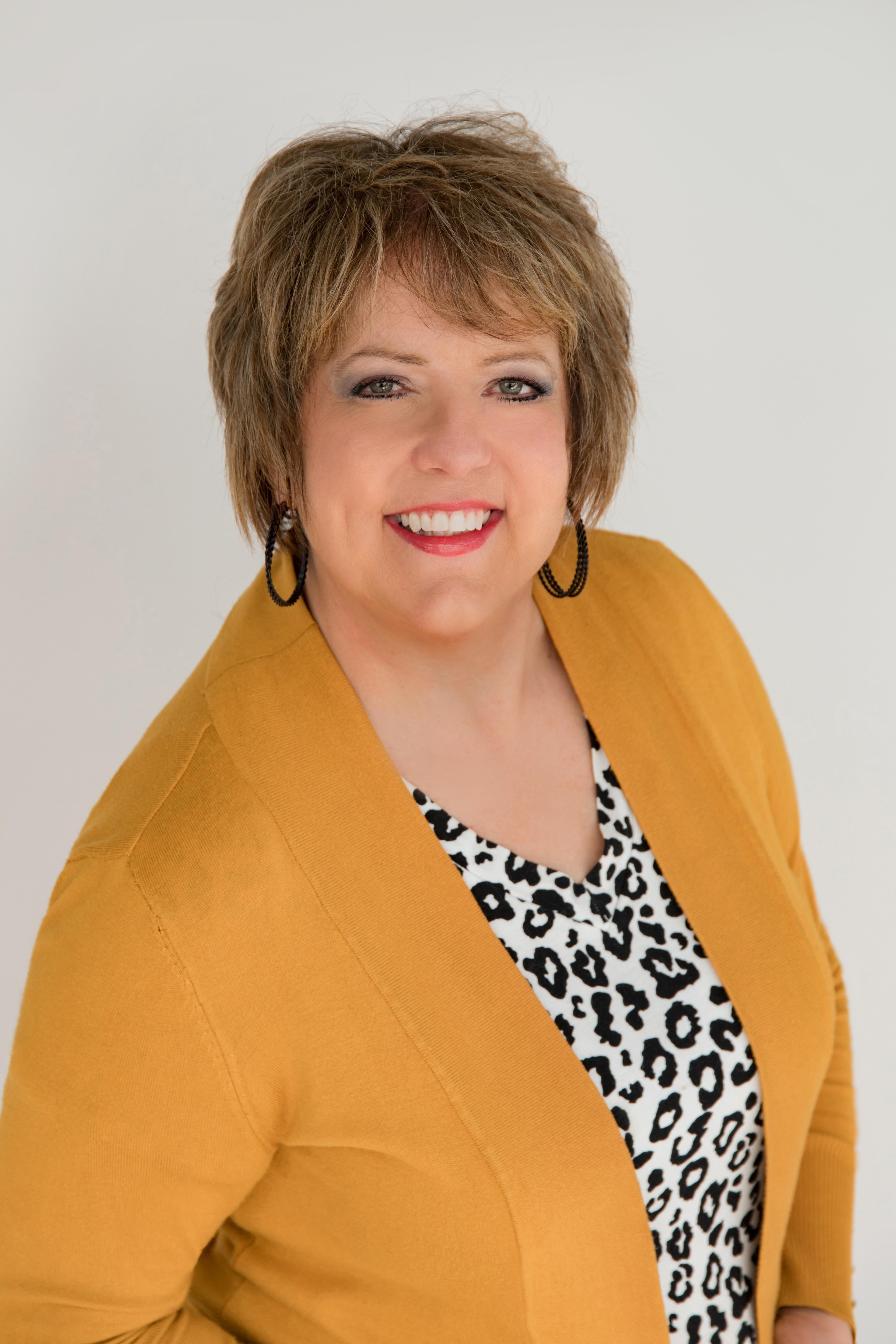 Denise Gabel Headshot 4