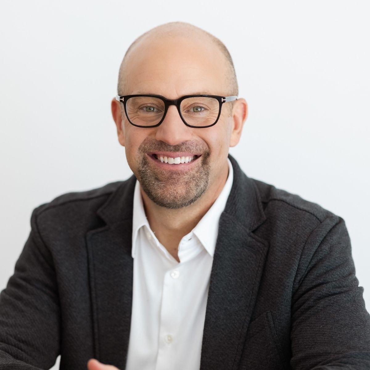 Mike Robbins - headshot