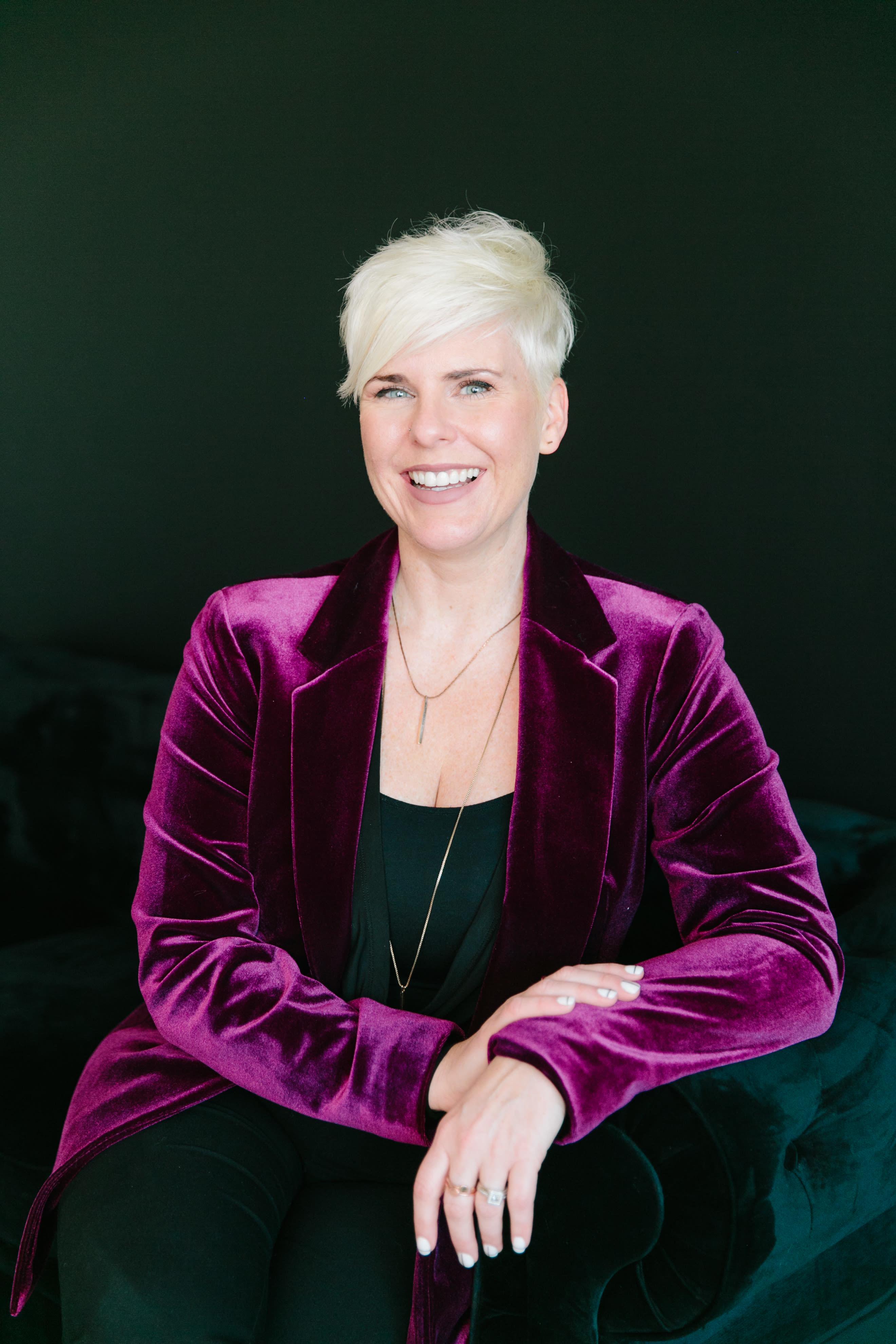 Amber Swenor Headshot