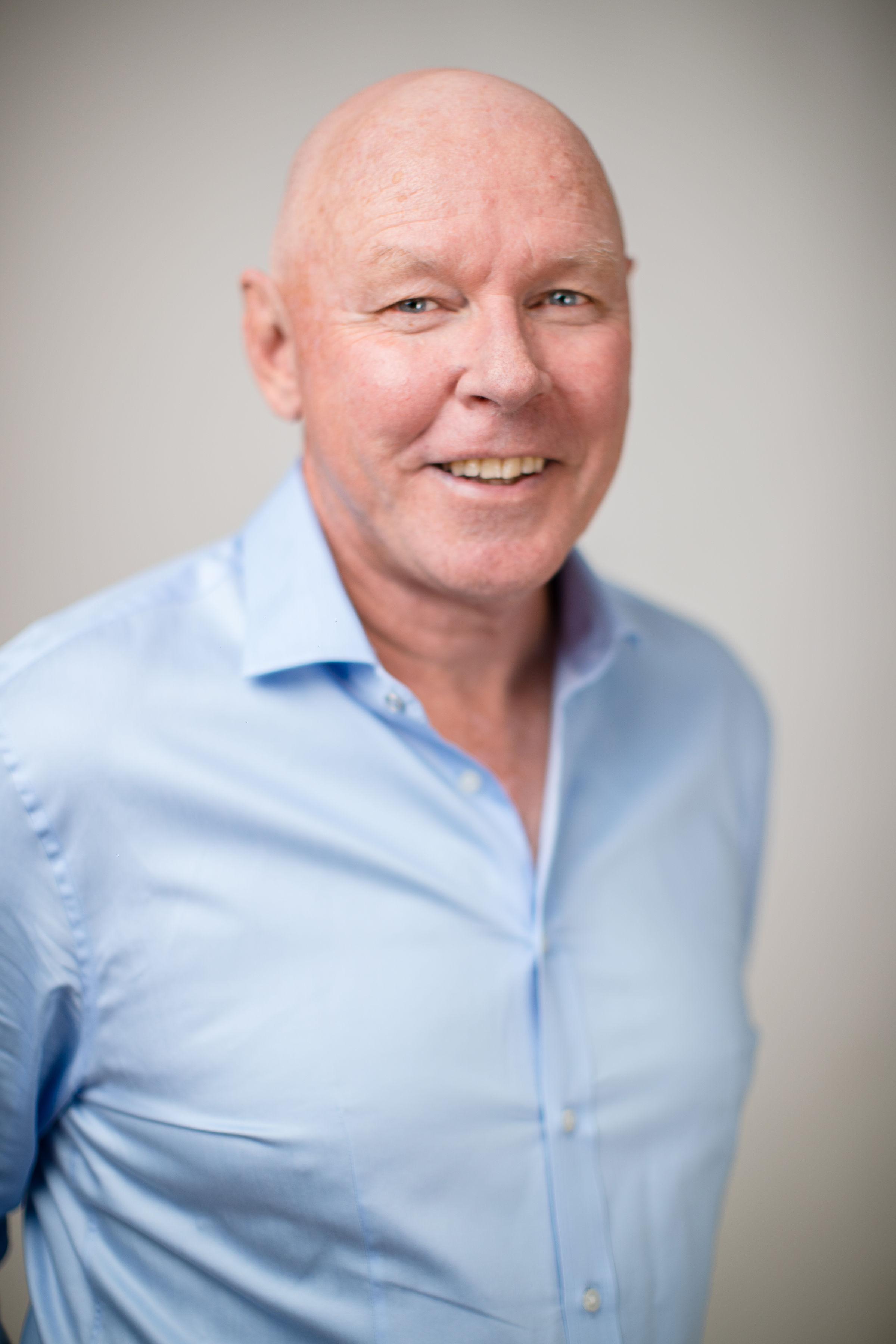 Dr Ken Hudson