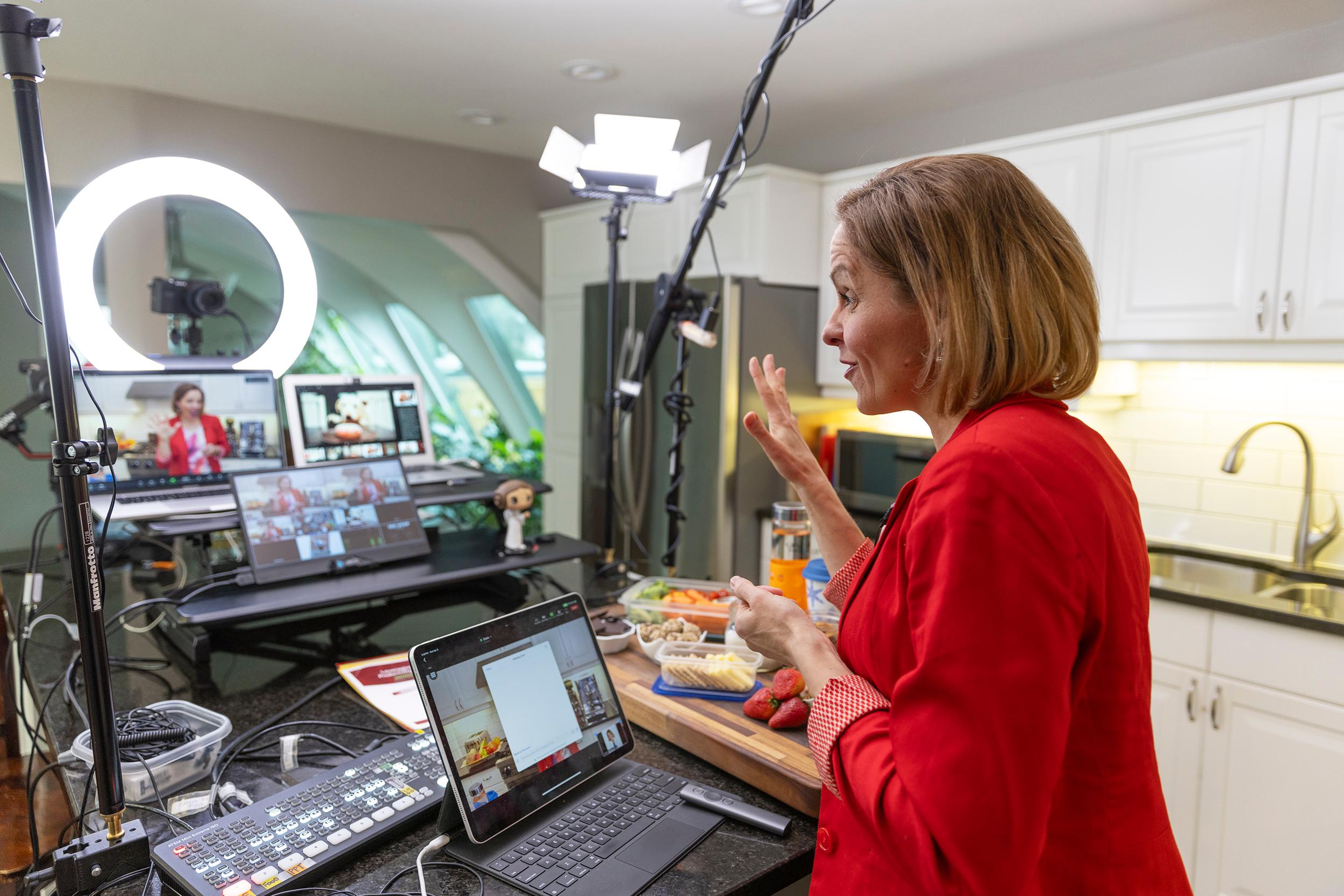 Andrea Holwegner Virtual Speaking