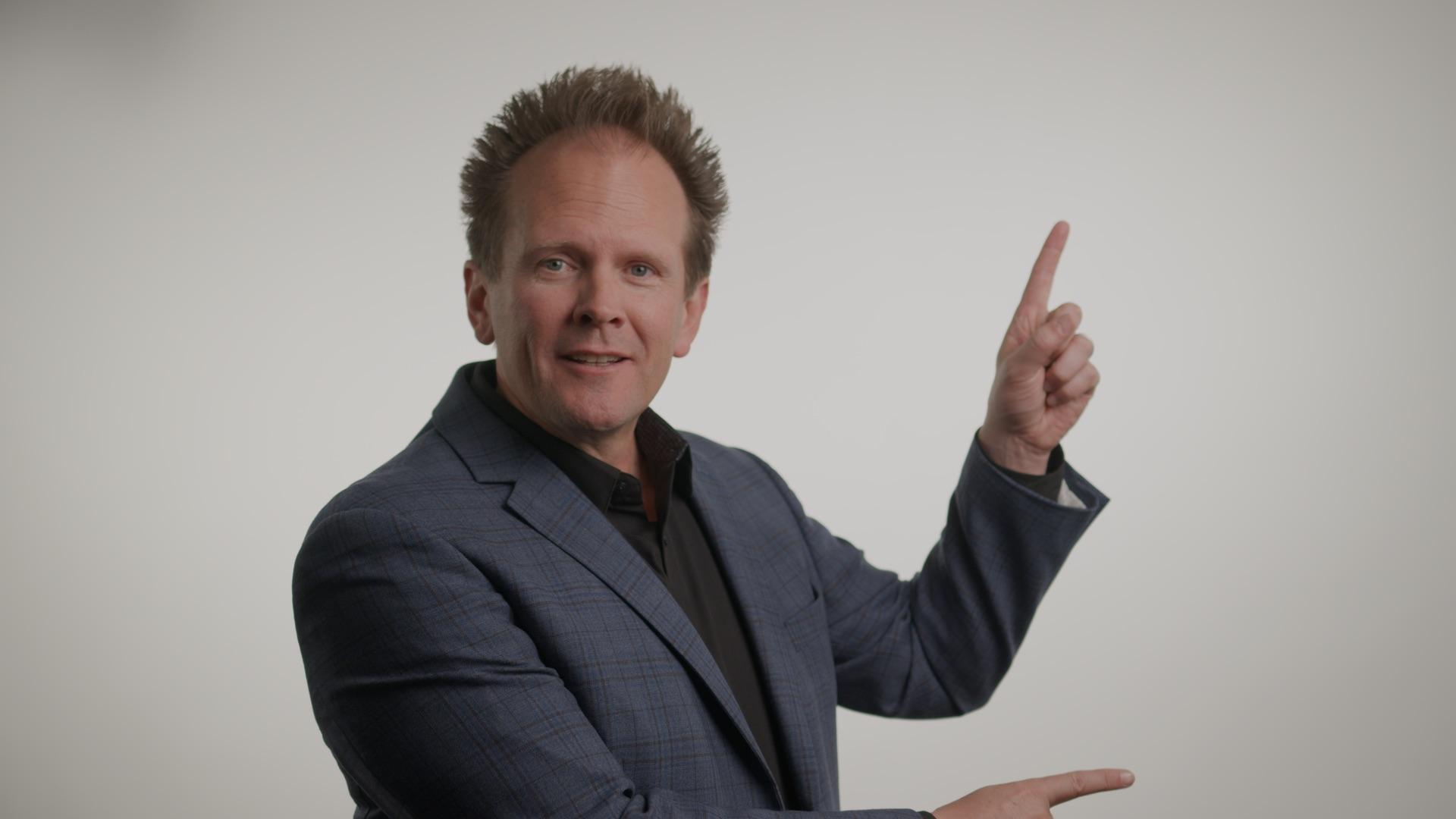 Jimmy Lea Pointing Right